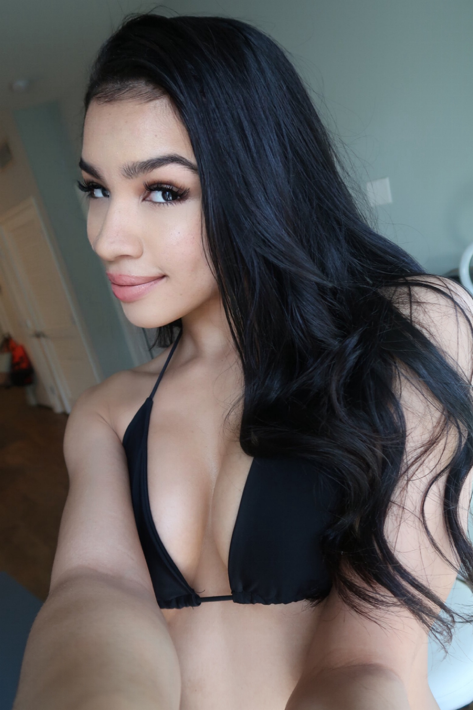Teenie OnlyFans photo 1